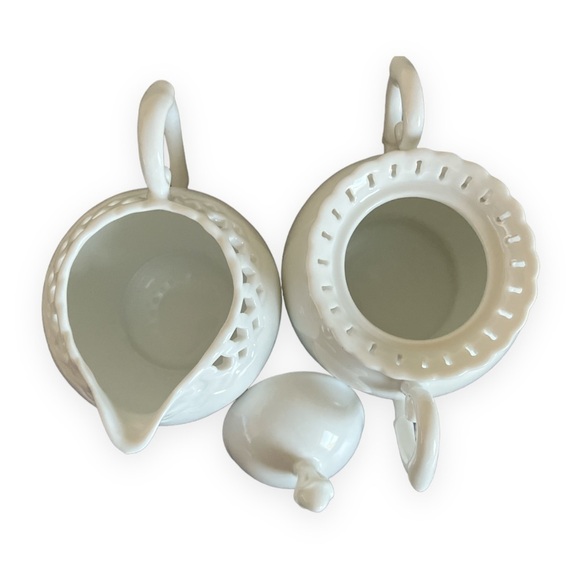 Heirloom Collection by Coastline Imports White Porcelain‎ Sugar and Creamer Set - Picture 5 of 9